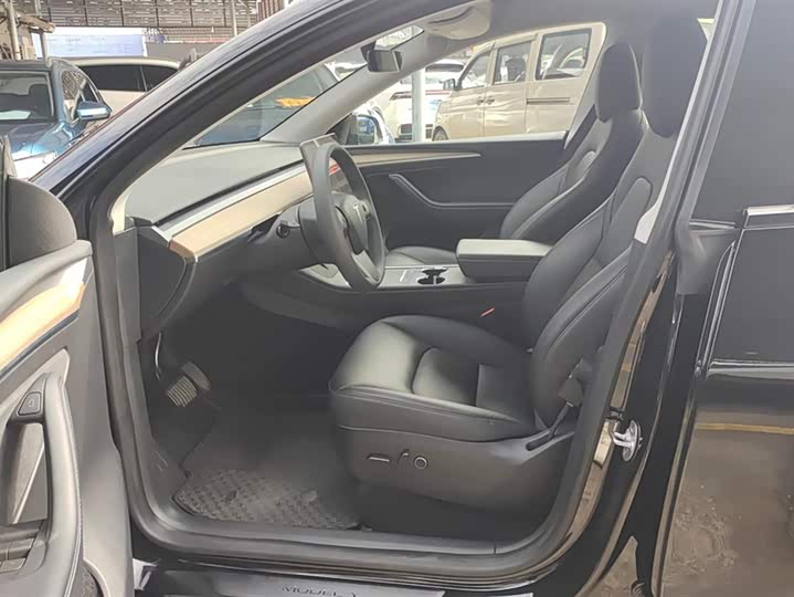 Фото 9 - Tesla Model Y