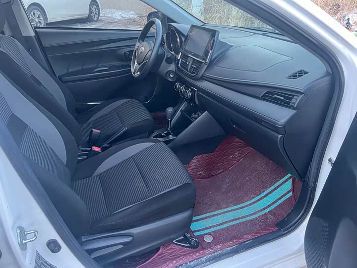 Фото 5 - Toyota Vios