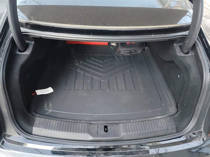 Фото 4 - Hongqi H9