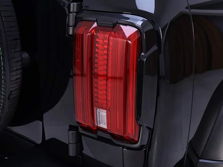 Фото 9 - Tank 300