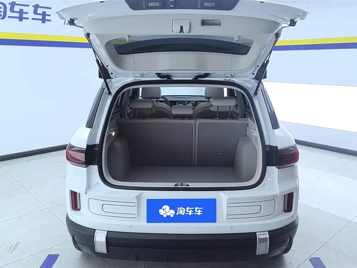 Фото 4 - Geely Icon