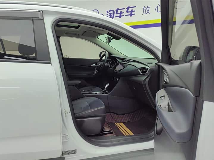 Фото 8 - Buick Encore GX