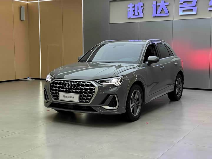 Фото 4 - Audi Q3