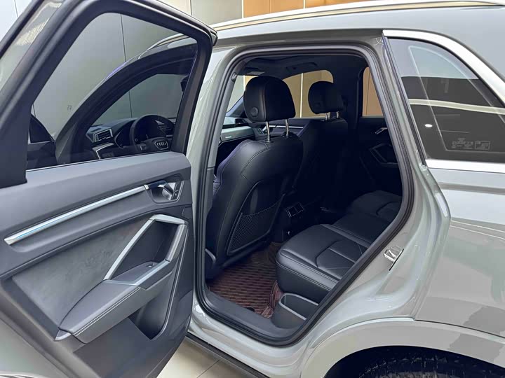 Фото 8 - Audi Q3