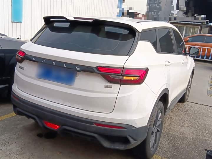 Фото 7 - Geely Coolray