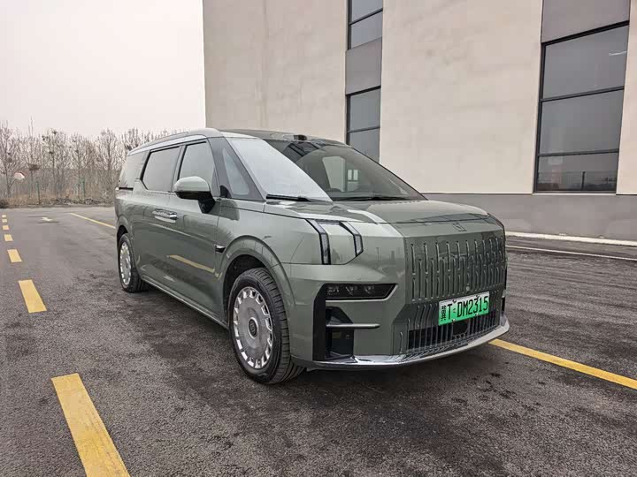 Фото 3 - Zeekr 009