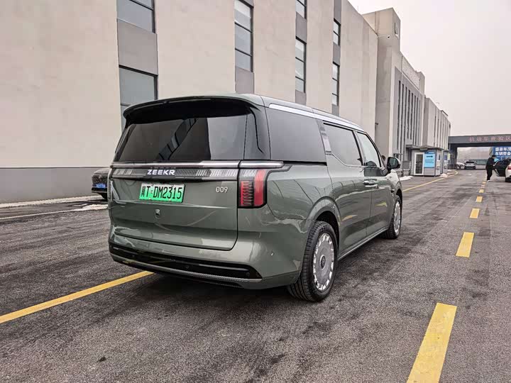 Фото 5 - Zeekr 009
