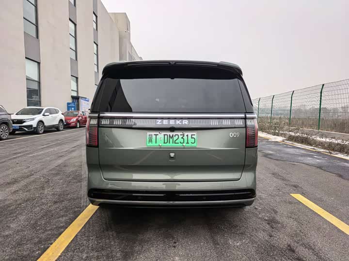 Фото 6 - Zeekr 009