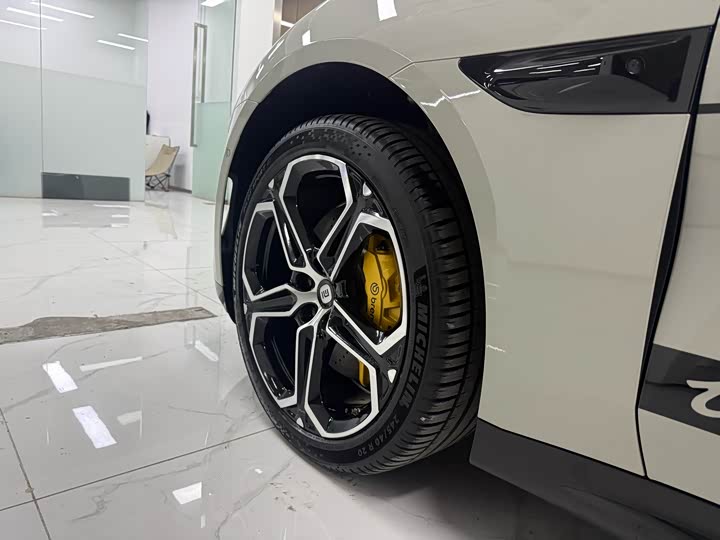 Фото 6 - Xiaomi SU7