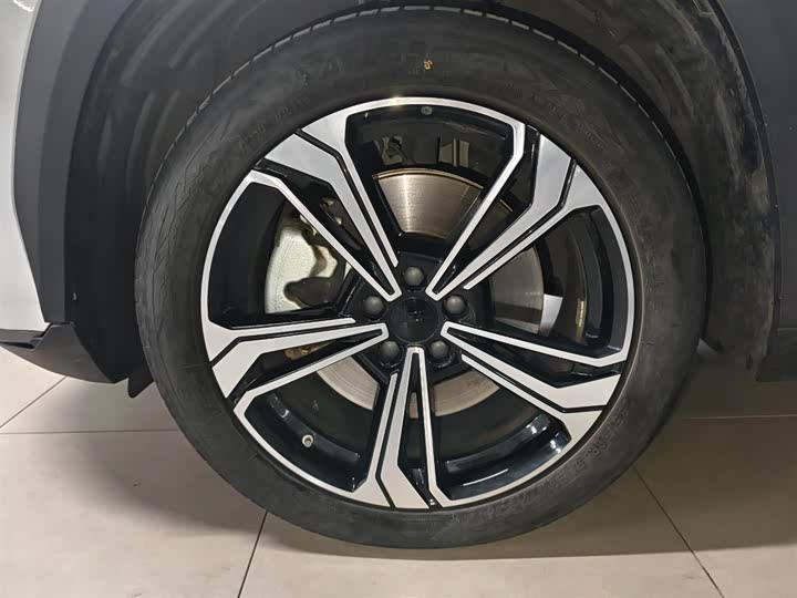 Фото 4 - Geely Galaxy L7