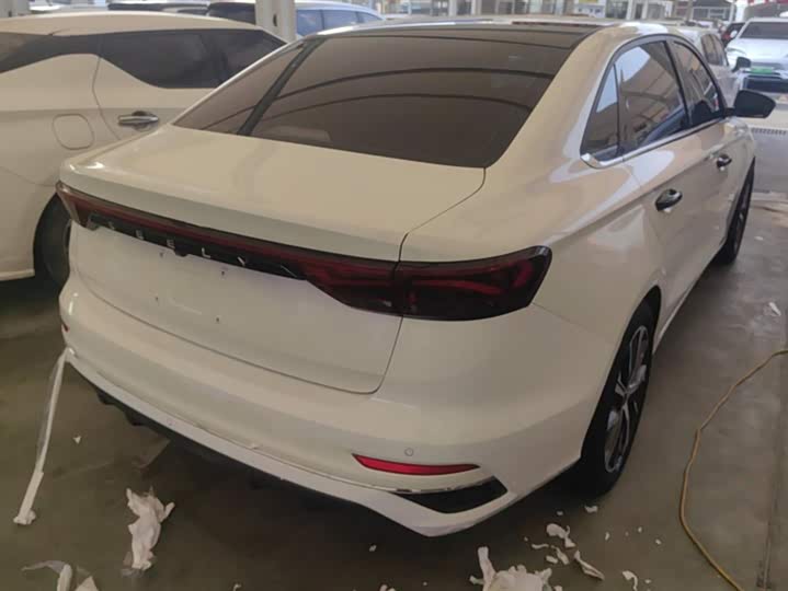 Фото 3 - Geely Emgrand