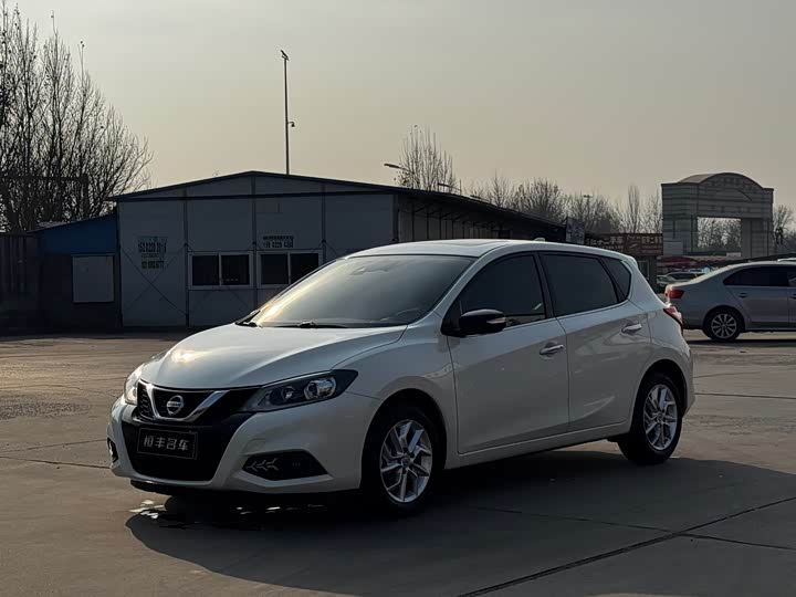 Фото 1 - Nissan Tiida