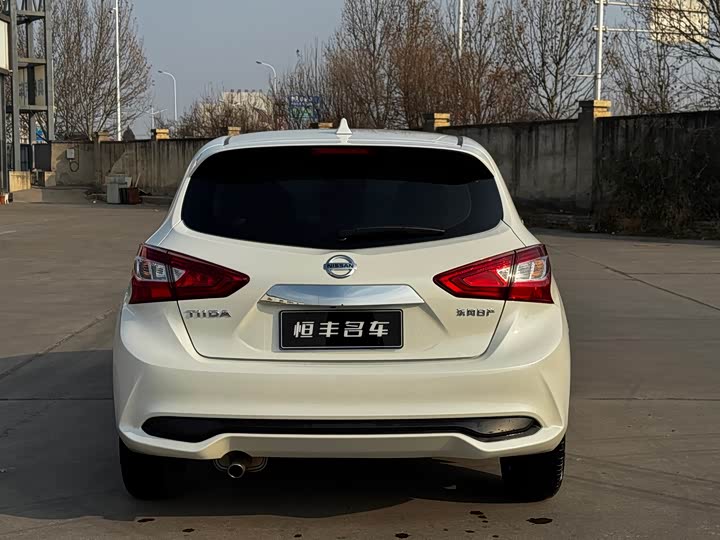 Фото 5 - Nissan Tiida