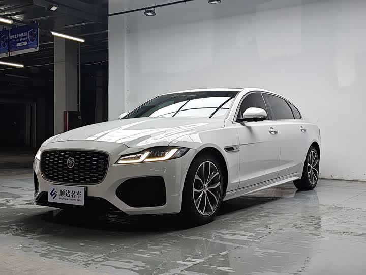 Фото 2 - Jaguar XF L