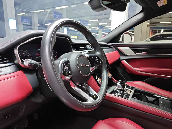 Фото 8 - Jaguar XF L