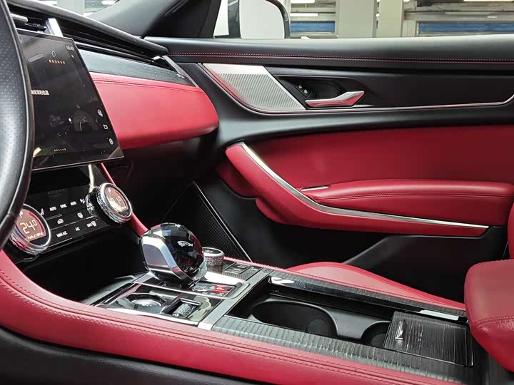 Фото 9 - Jaguar XF L