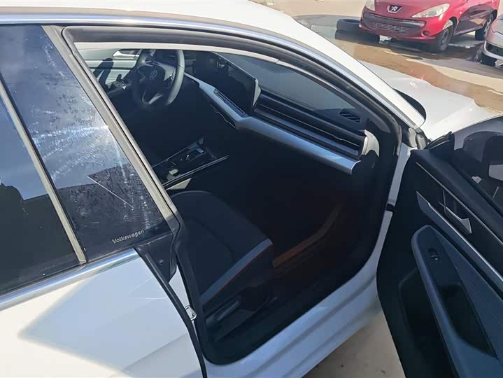 Фото 8 - Volkswagen Lamando L