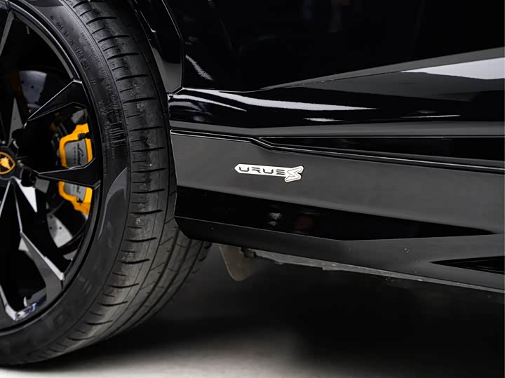 Фото 7 - Lamborghini Urus