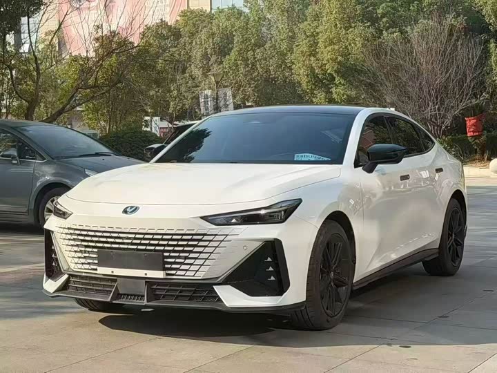 Фото 1 - Changan UNI-V