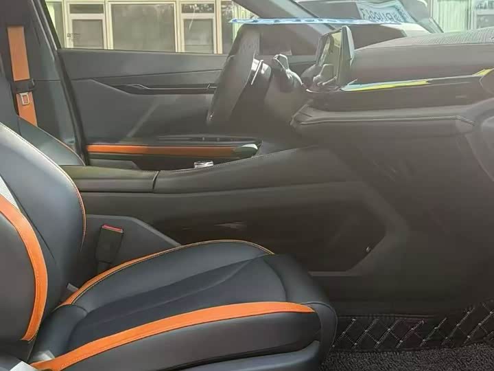 Фото 6 - Changan UNI-V