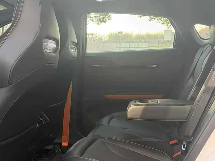 Фото 7 - Changan UNI-V