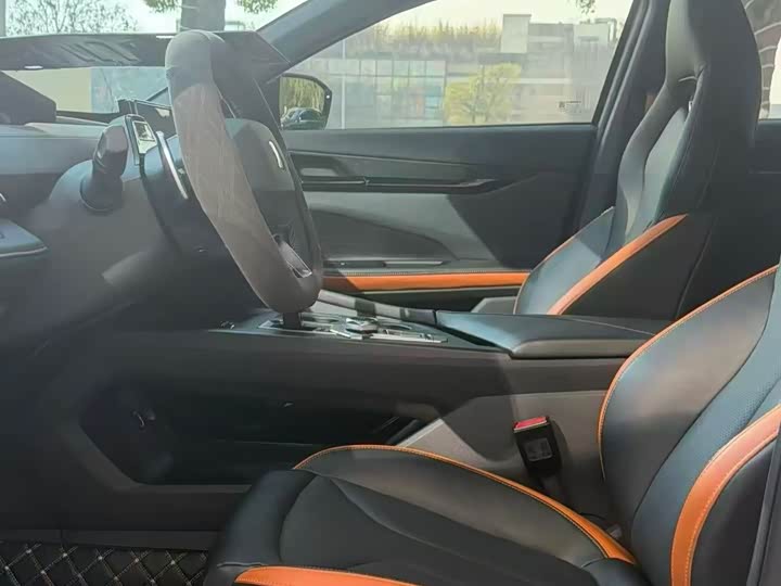 Фото 8 - Changan UNI-V