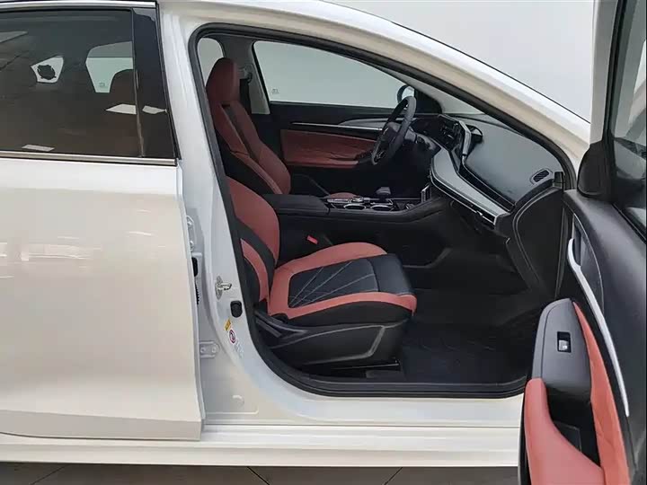 Фото 7 - Changan Eado Plus