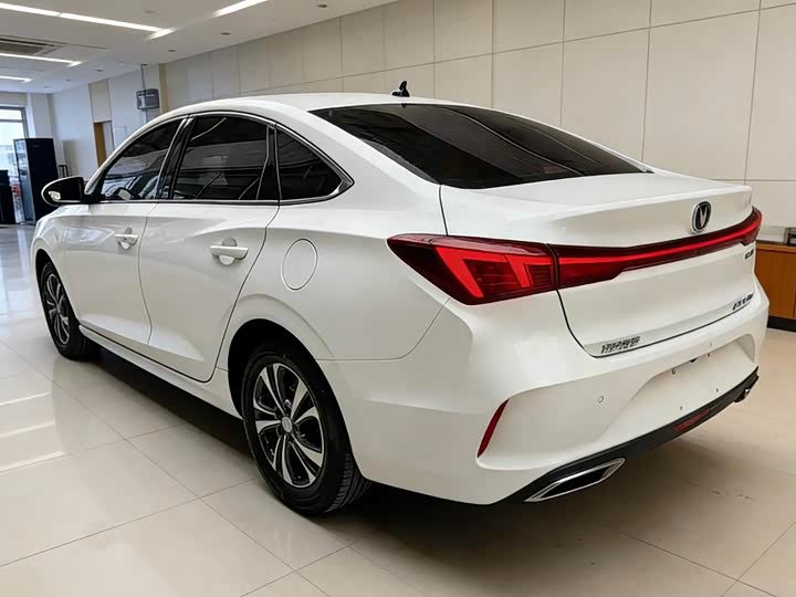Фото 9 - Changan Eado Plus