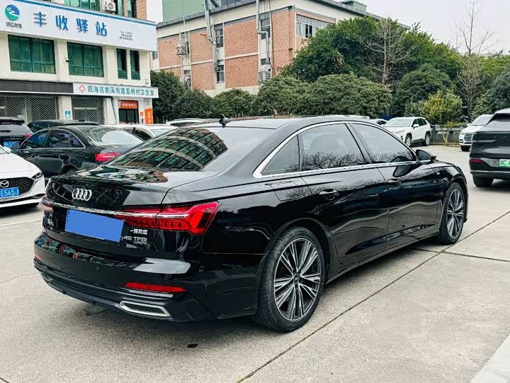 Фото 7 - Audi A6L