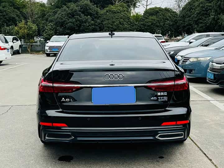 Фото 8 - Audi A6L