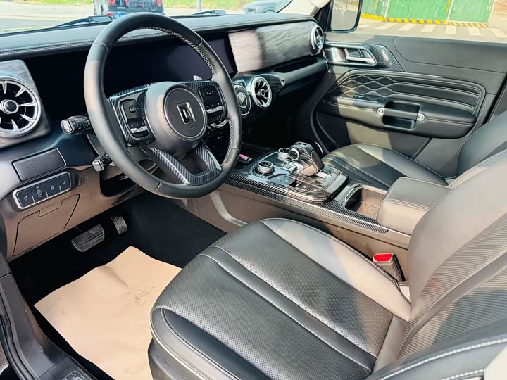 Фото 8 - Tank 300