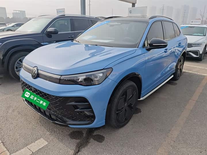 Фото 2 - Volkswagen Tiguan L Pro