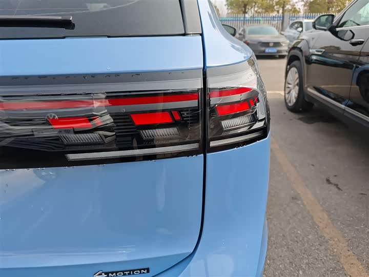 Фото 8 - Volkswagen Tiguan L Pro