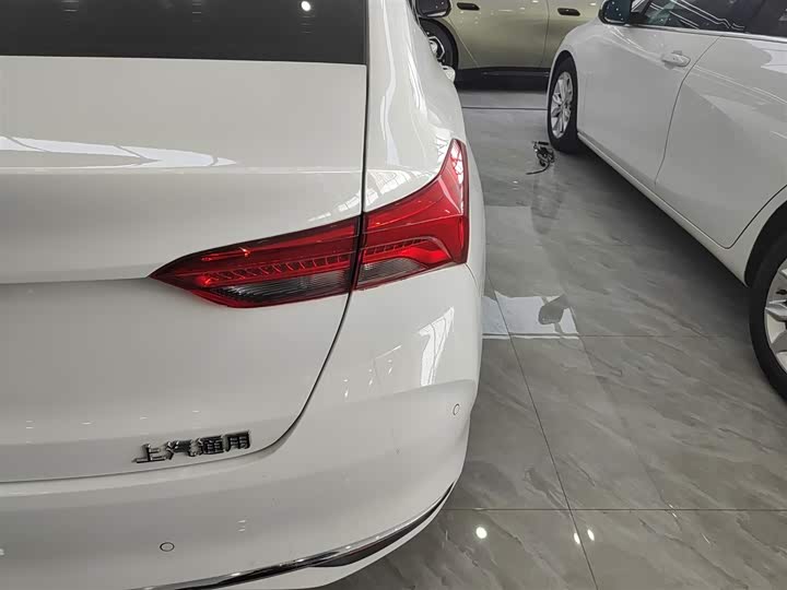 Фото 8 - Buick Verano