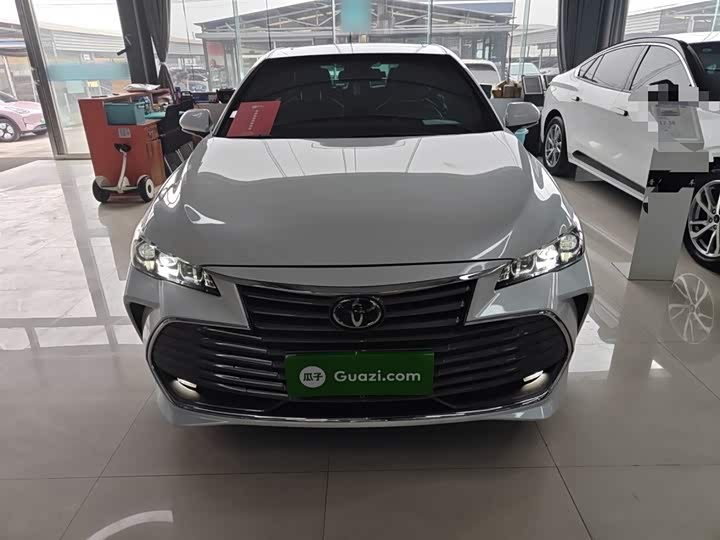 Фото 3 - Toyota Avalon