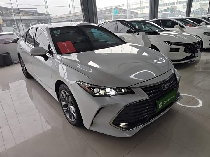 Фото 4 - Toyota Avalon