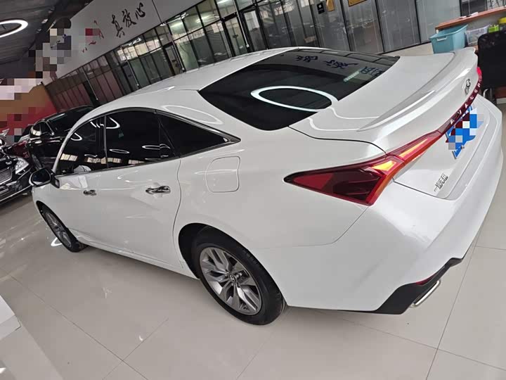 Фото 5 - Toyota Avalon