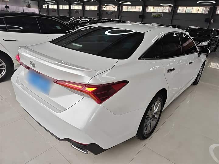 Фото 7 - Toyota Avalon