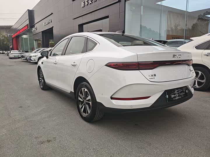 Фото 9 - BYD Qin Plus