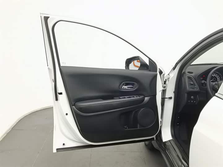 Фото 8 - Honda Vezel