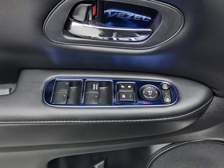 Фото 9 - Honda Vezel