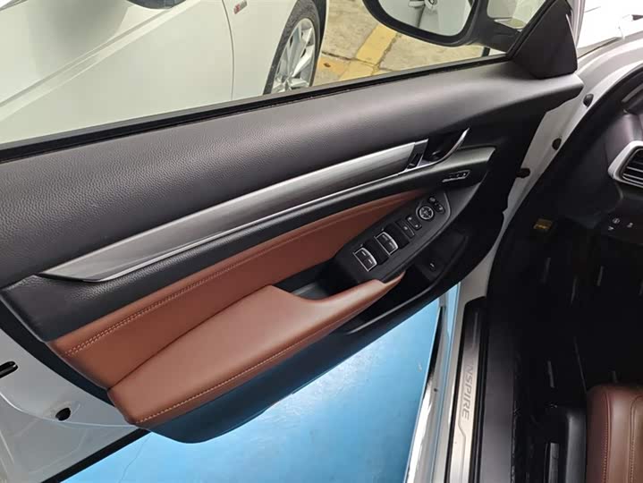 Фото 7 - Honda Inspire