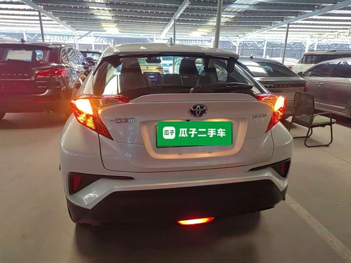 Фото 6 - Toyota Izoa EV