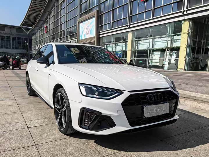 Фото 3 - Audi A4L