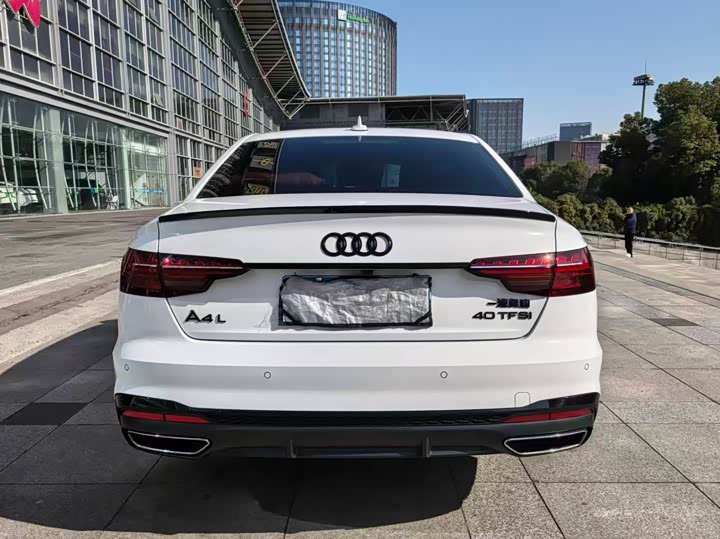 Фото 5 - Audi A4L