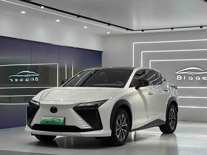 Фото 1 - Lexus RZ