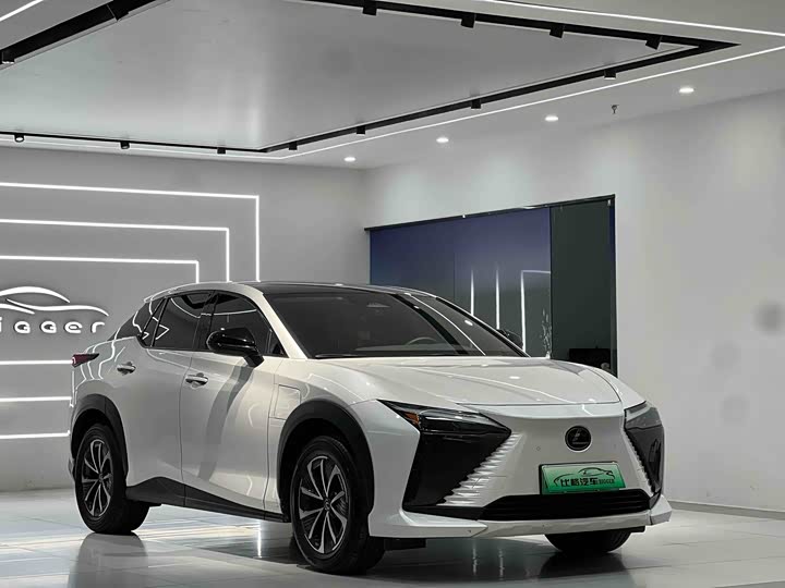 Фото 2 - Lexus RZ