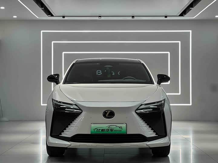 Фото 4 - Lexus RZ