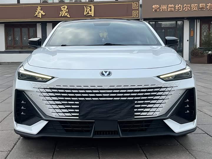 Фото 2 - Changan UNI-V