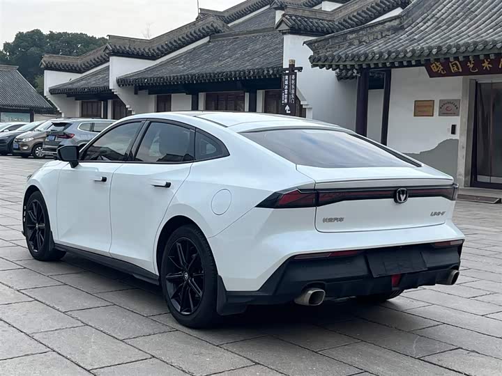 Фото 4 - Changan UNI-V